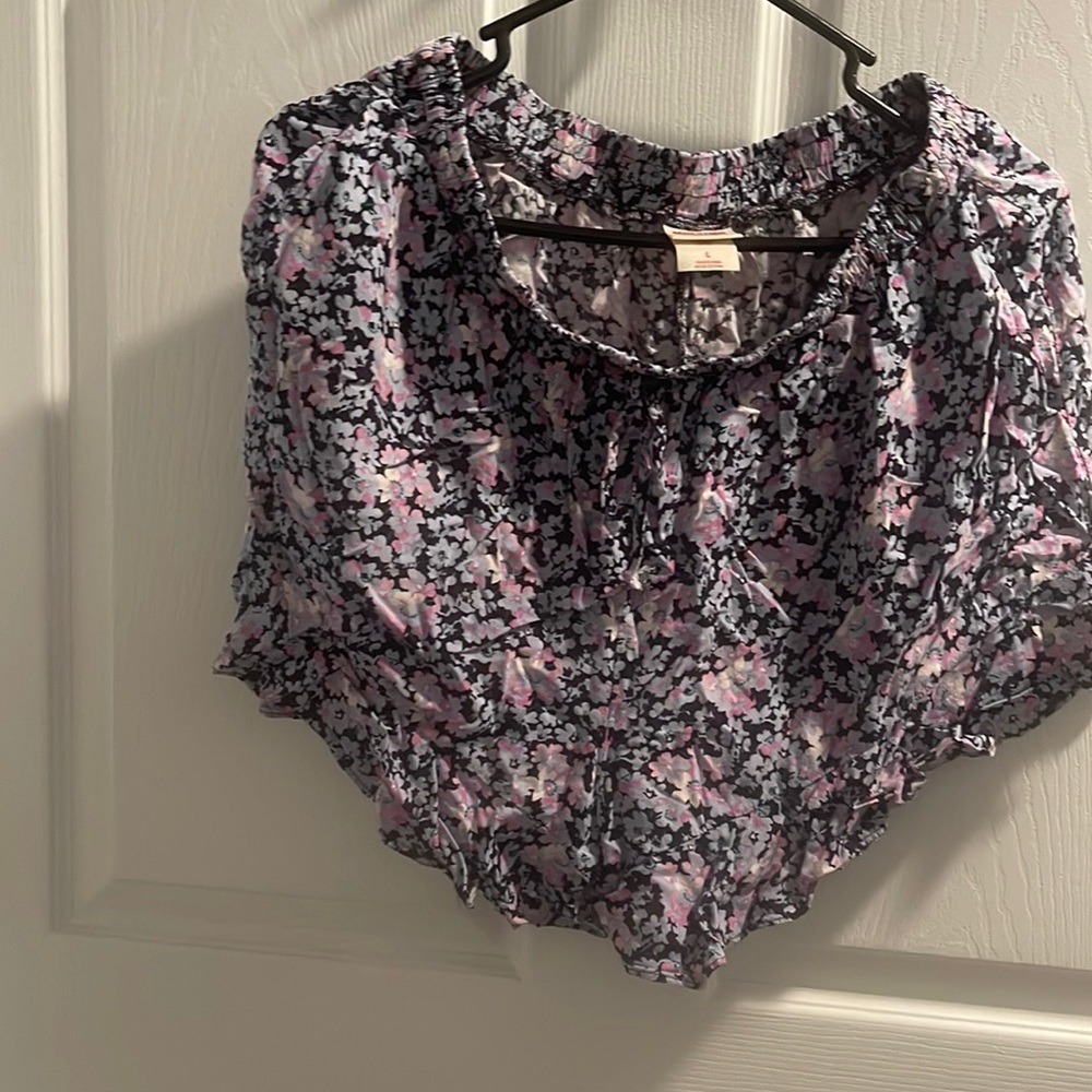 Spring ruffle trim shorts